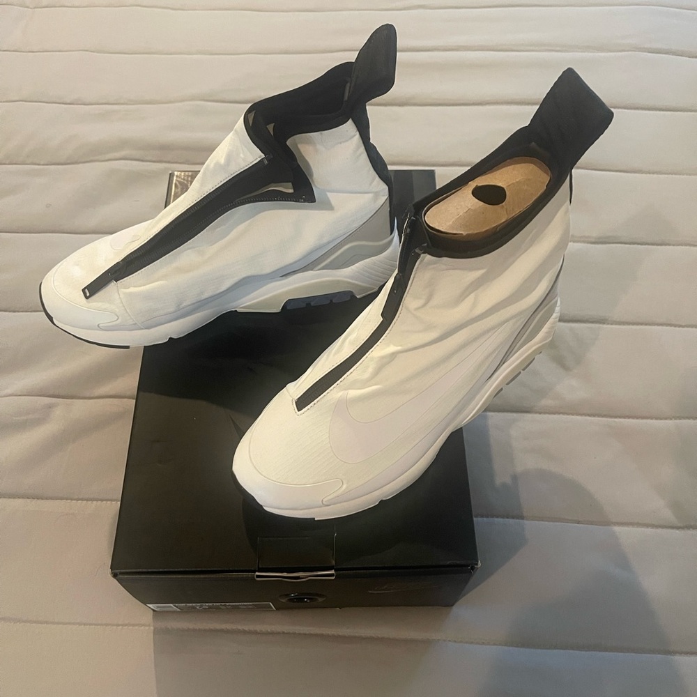 Brand New with Box  AIR MAX 180 HI / AMBUSH Nike Women shoe size 9